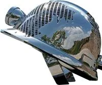 Каска - скульптура абстрактная скульптура из нержавеющей стали на заказ — Буй  