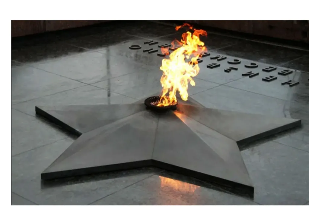 Звезда вечного огня из чугуна в Буе