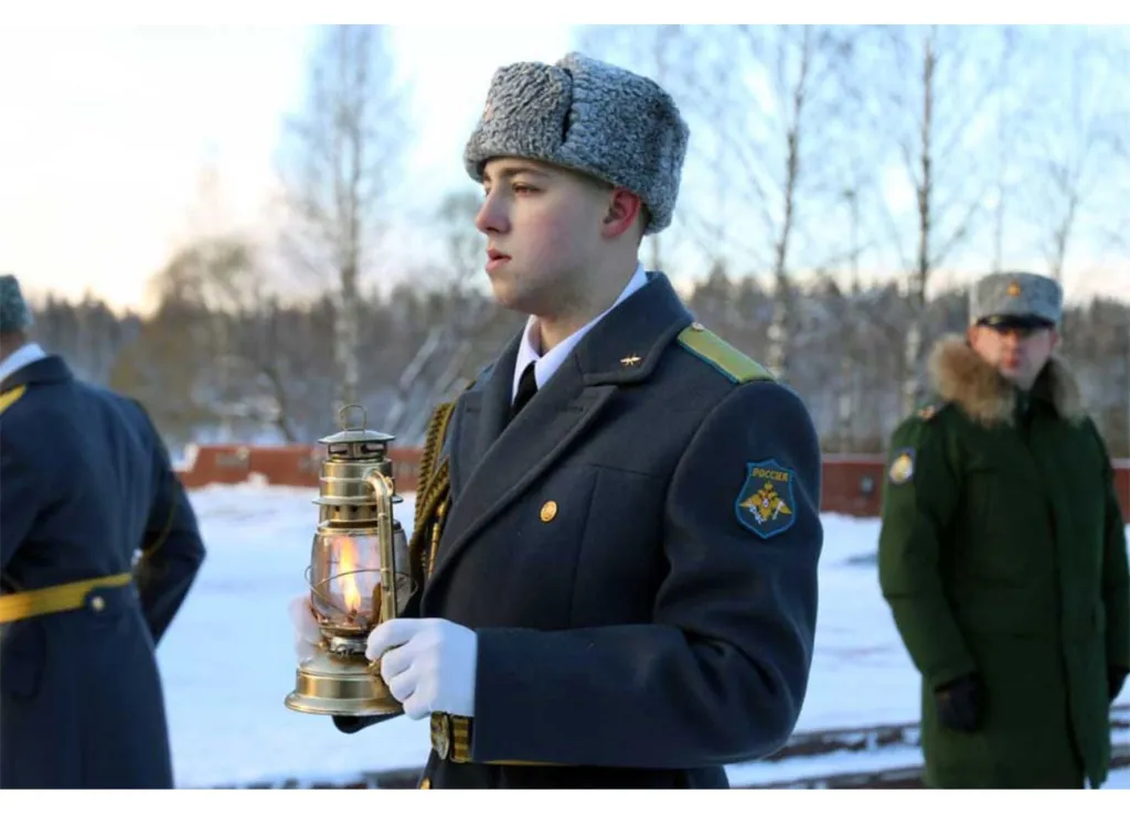 Фонарь для переноса вечного огня в Буе 
